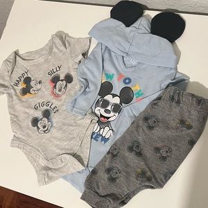 Bundle of 15 pieces of Baby Boy
0-3months clothing, Mickey Mouse Disney